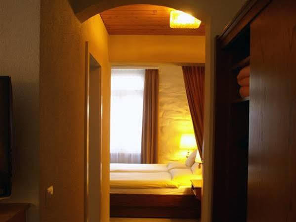 Swiss Inn & Apartments Entrelagos Exterior foto
